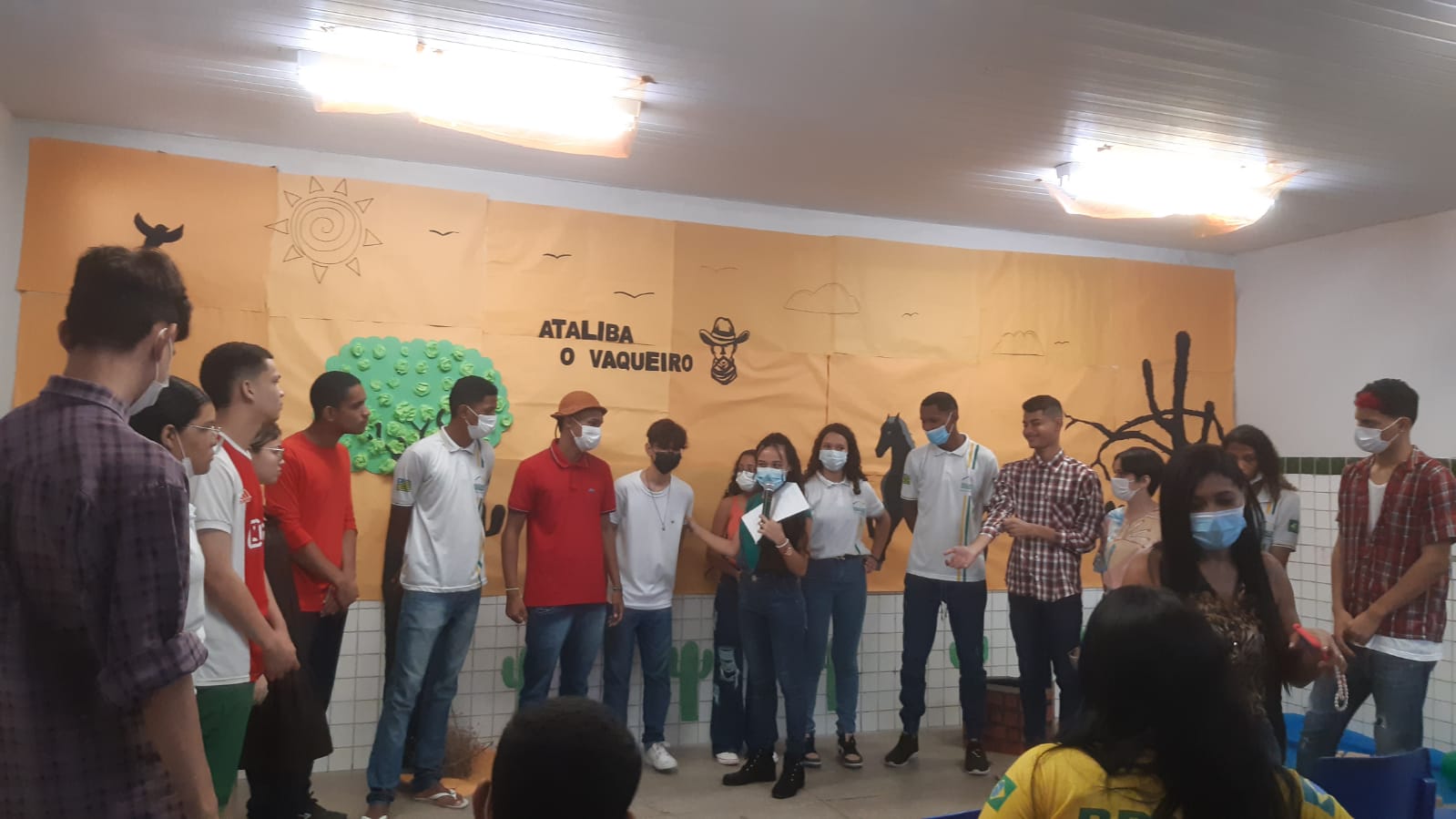 Com criatividade, estudantes expõem trabalhos inspirados em obras literárias