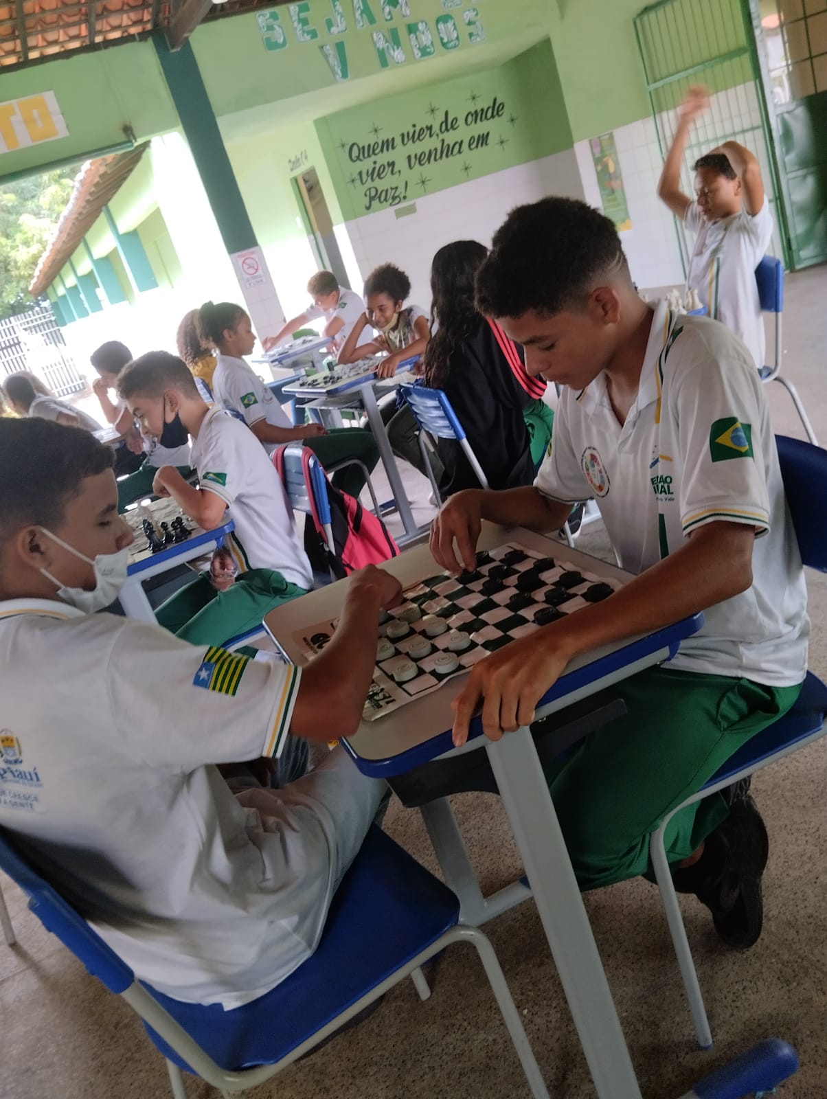 Escola usa jogo de xadrez para melhorar ensino da matemática - MEC